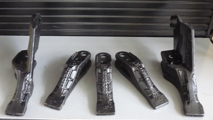 Villas_csavaros_munkagep_korom_vetites (1).JPG